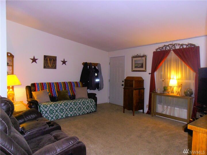 Property Photo:  102 Hilley Dr  WA 98532 