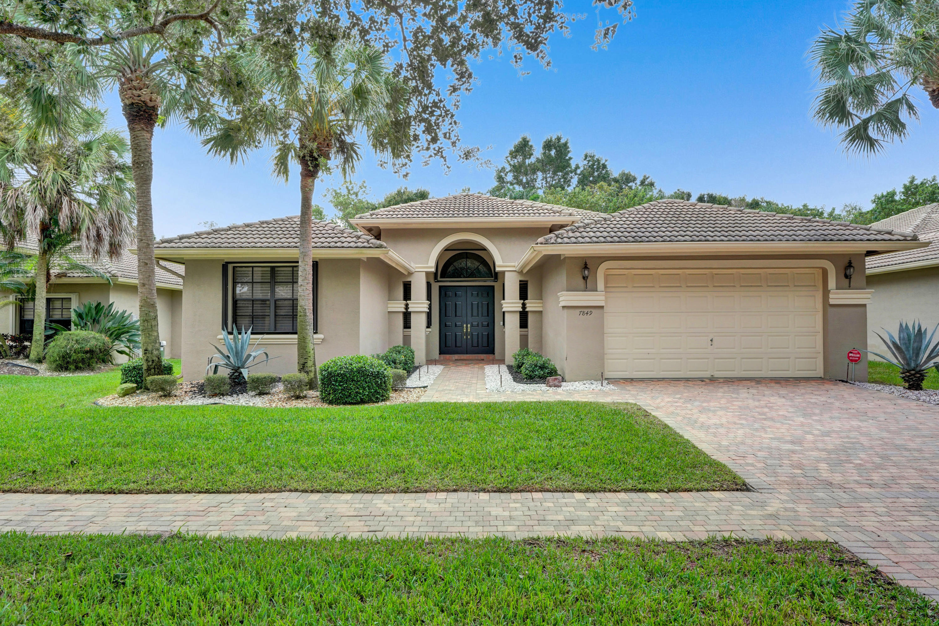 Property Photo: 7849 Via Grande FL 33437