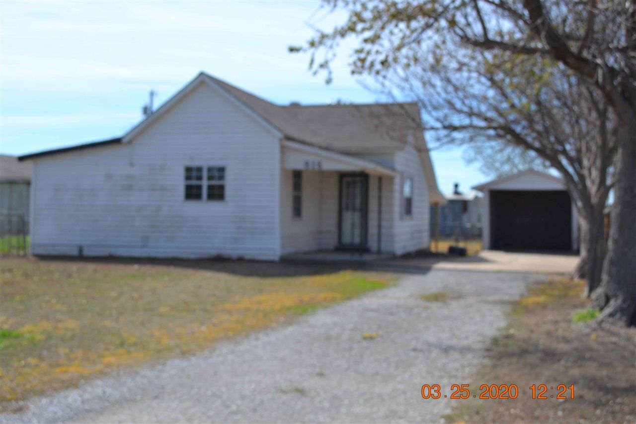 Property Photo: 816 3rd St OK 73538