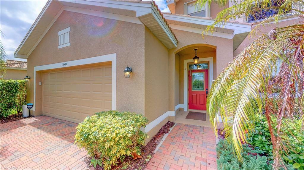 Property Photo: 13049 Silver Thorn Loop FL 33903