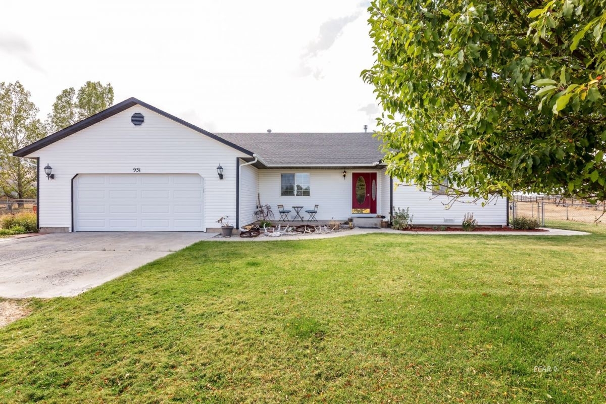Property Photo: 931 Bronco Drive NV 89815
