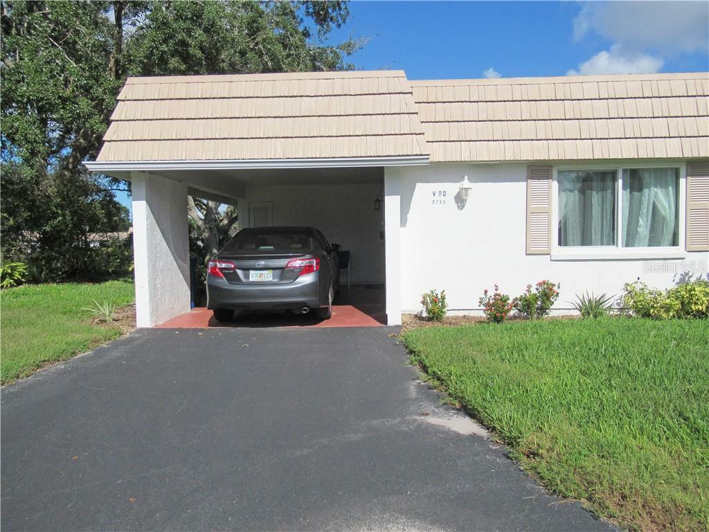 Property Photo:  2739 Riverbluff Court V-90  FL 34231 