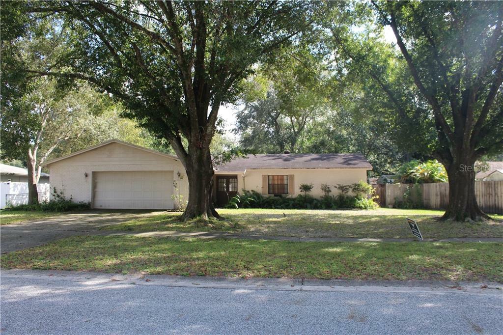 Property Photo:  1226 Foggy Ridge Parkway  FL 33559 