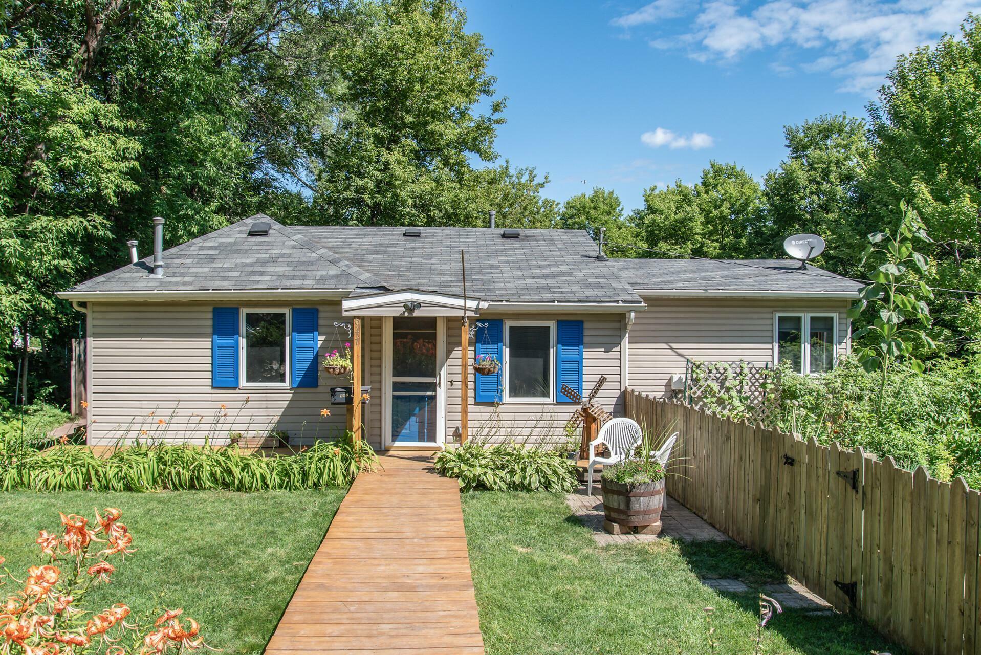 Property Photo:  947 Warner Avenue  MN 55075 