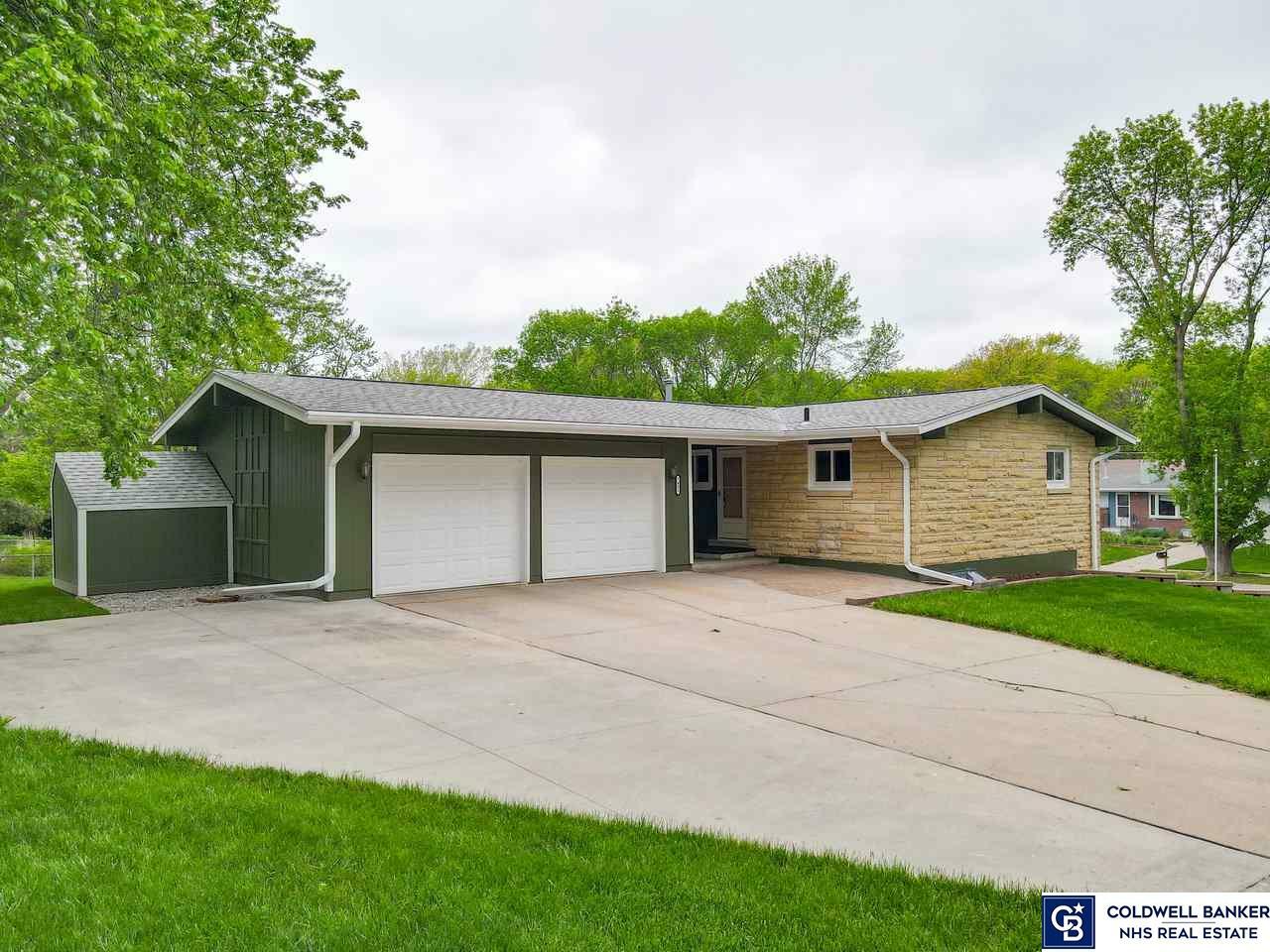 7401 Dotson  Lincoln NE 68505 photo