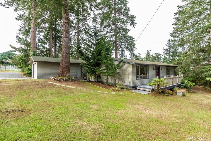 Property Photo:  202 NE Faris St  WA 98239 
