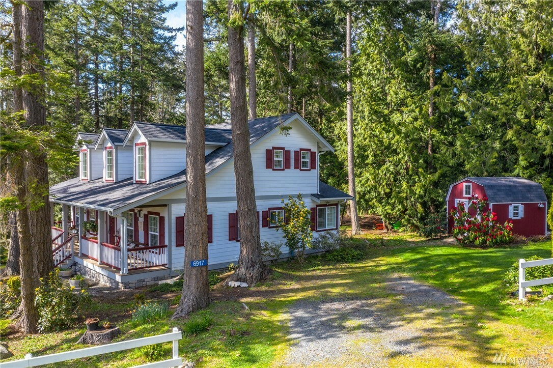 Property Photo:  6917 Holiday Blvd  WA 98221 