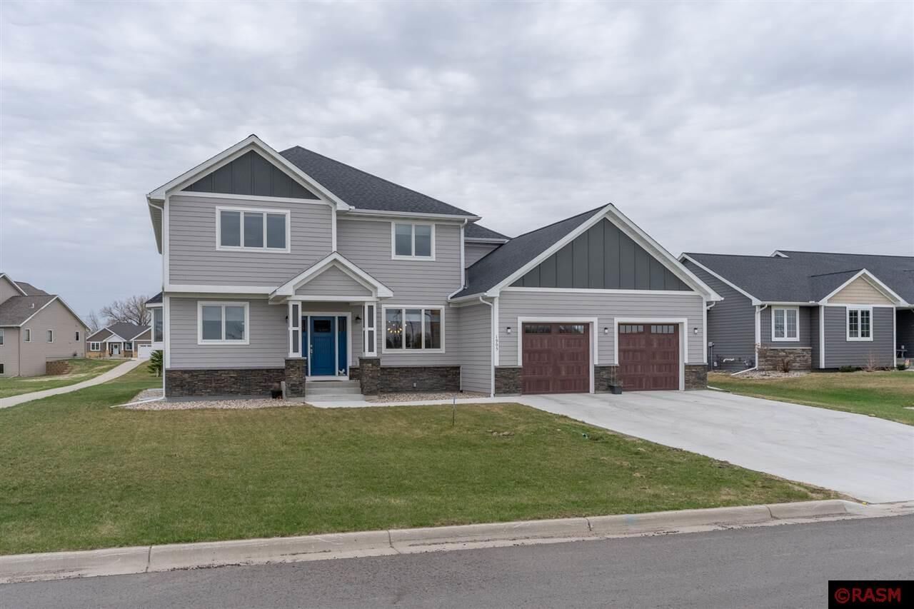 Property Photo:  1905 Lexington Lane  MN 56003 