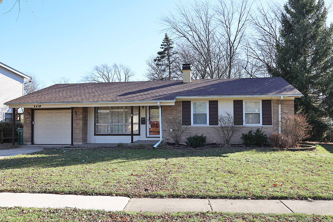 Property Photo:  179 Tower Lane  IL 60007 