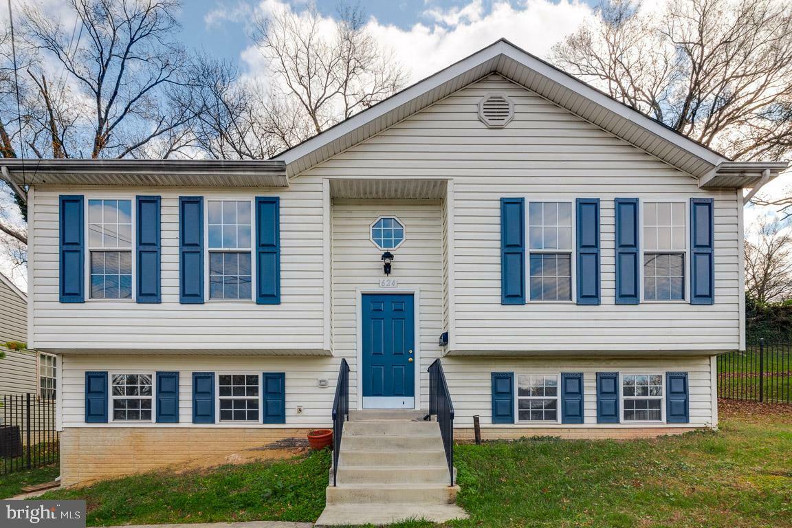 Property Photo: 624 Opus Avenue MD 20743