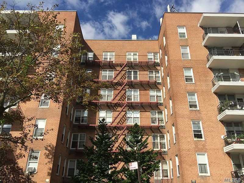 Property Photo:  67-50 Thorton Place 5L  NY 11375 