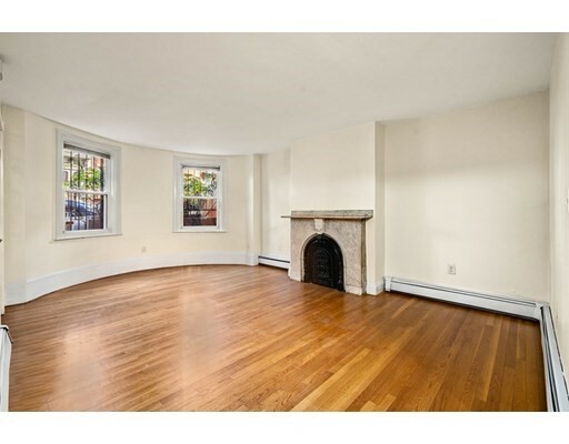 Property Photo:  85 East Brookline St 1  MA 02118 