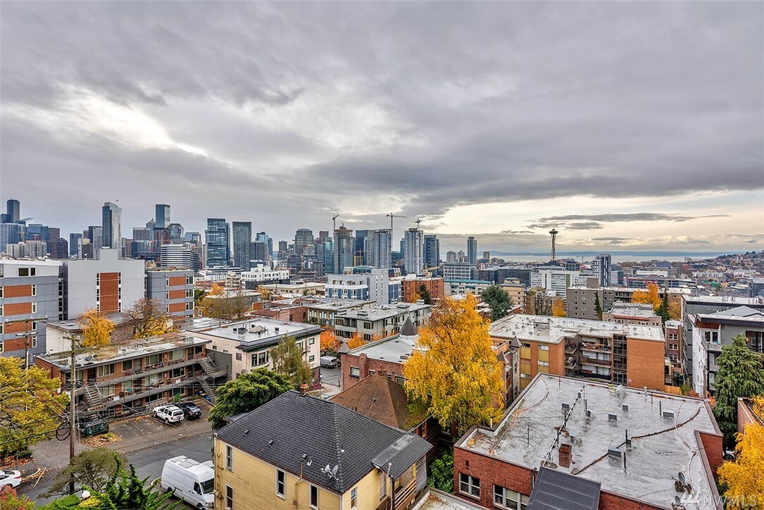 Property Photo: 505 Belmont Ave E 703 WA 98102