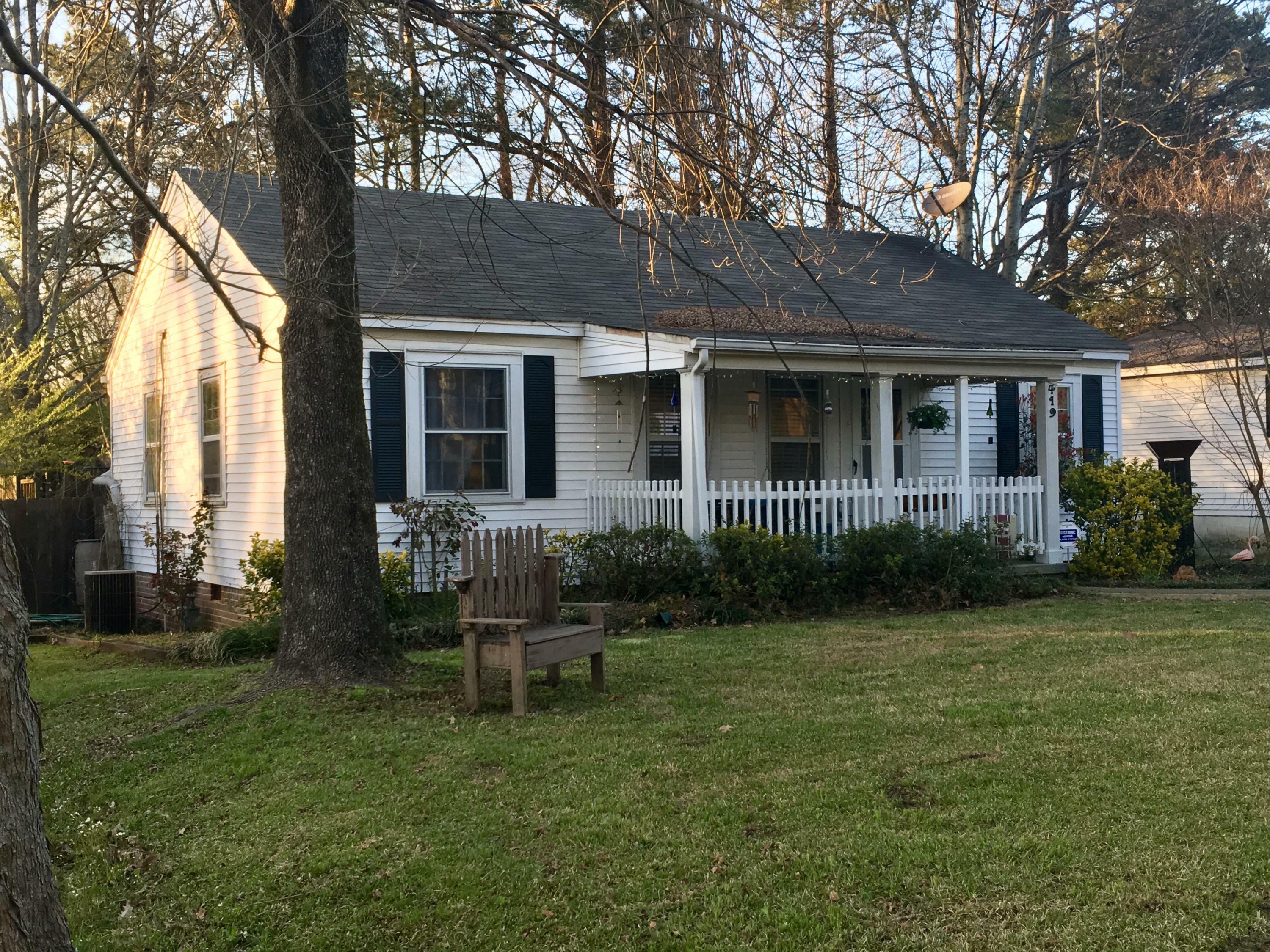 Property Photo:  419 W Old Point Road  MS 39759 