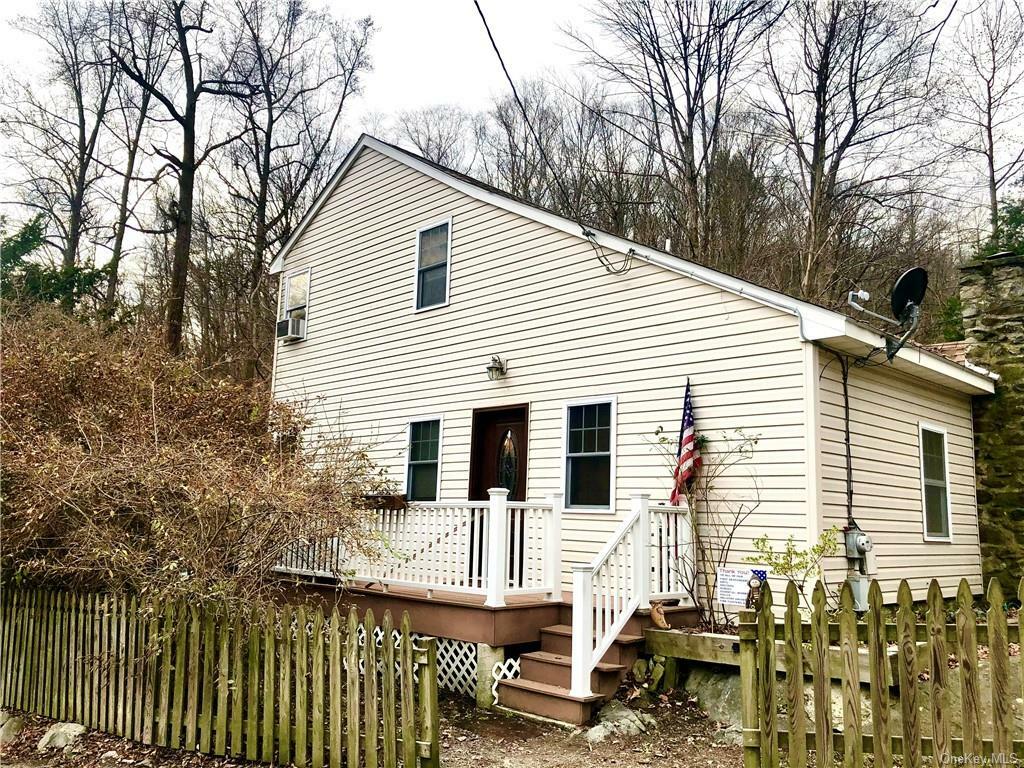 Property Photo:  1 Old Albany Post Road  NY 10524 