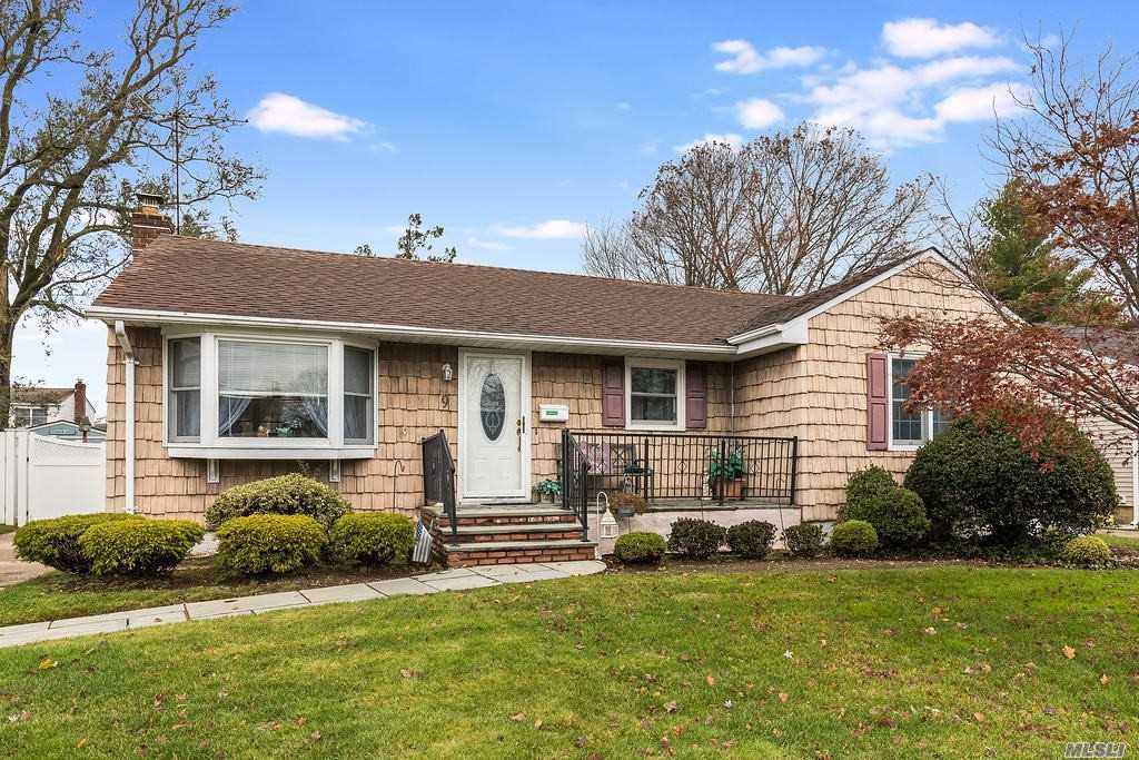 Property Photo:  9 Joseph Avenue  NY 11714 