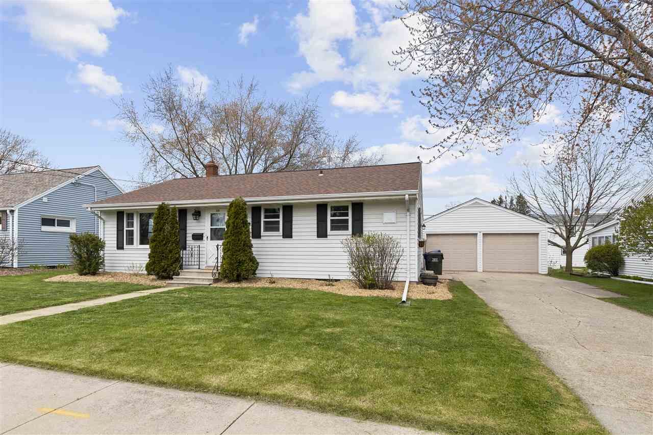 Property Photo:  320 E 16th Street  WI 54130-3320 