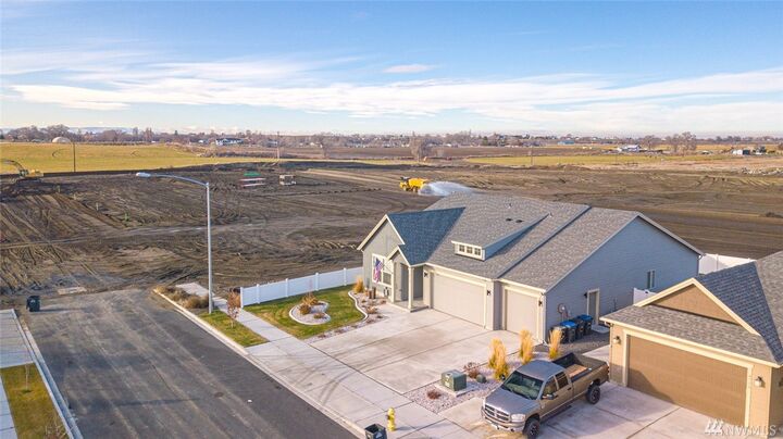 Property Photo: 4720 W Wren Road WA 98837