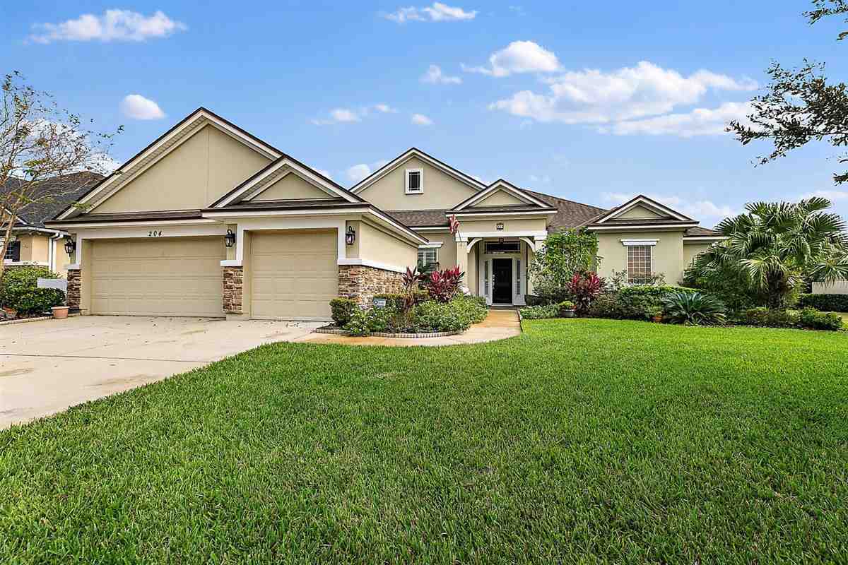 Property Photo: 204 Holland Dr FL 32095