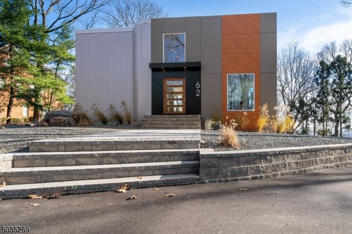 62 Canterbury Ln  Watchung Boro NJ 07069 photo