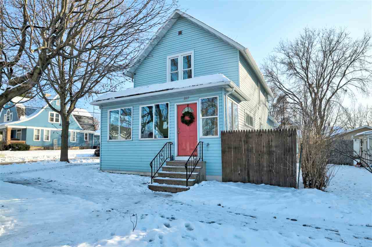 Property Photo:  227 E 8th Street  WI 54130-2507 