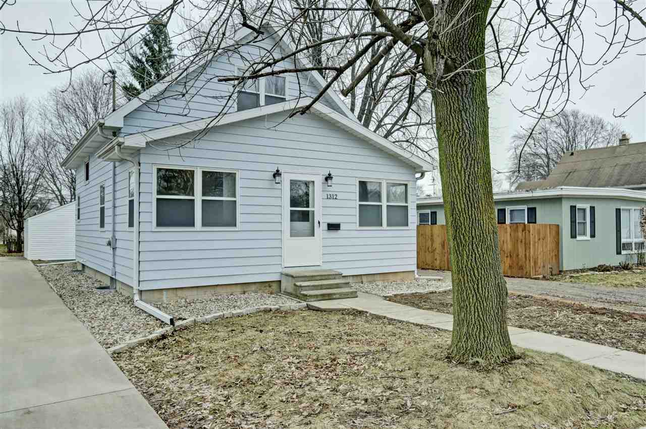 Property Photo:  1312 Bowen Street  WI 54901 