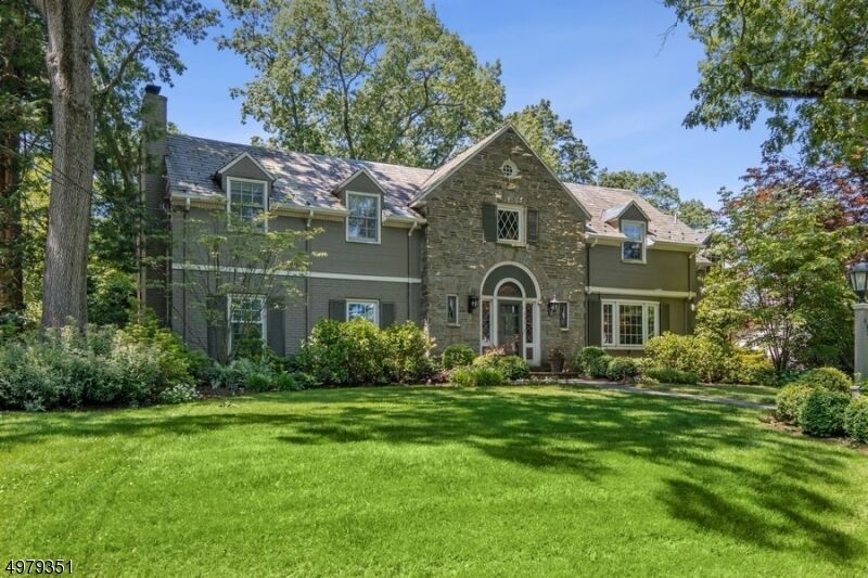 Property Photo: 435 Wychwood Rd NJ 07090