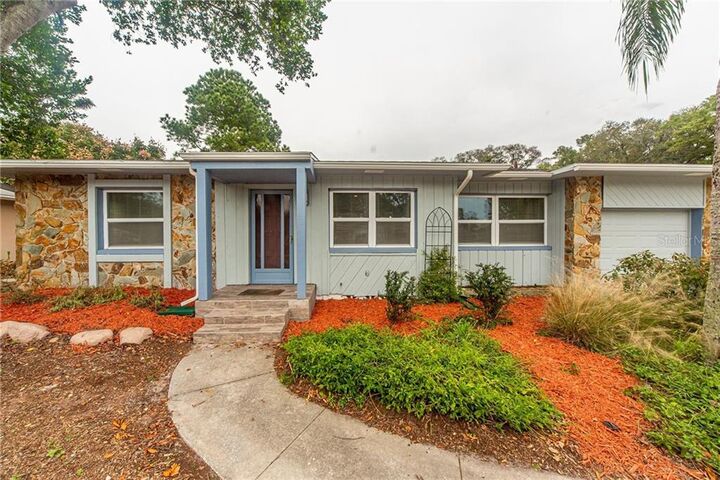 Property Photo: 207 S Meteor Avenue FL 33765