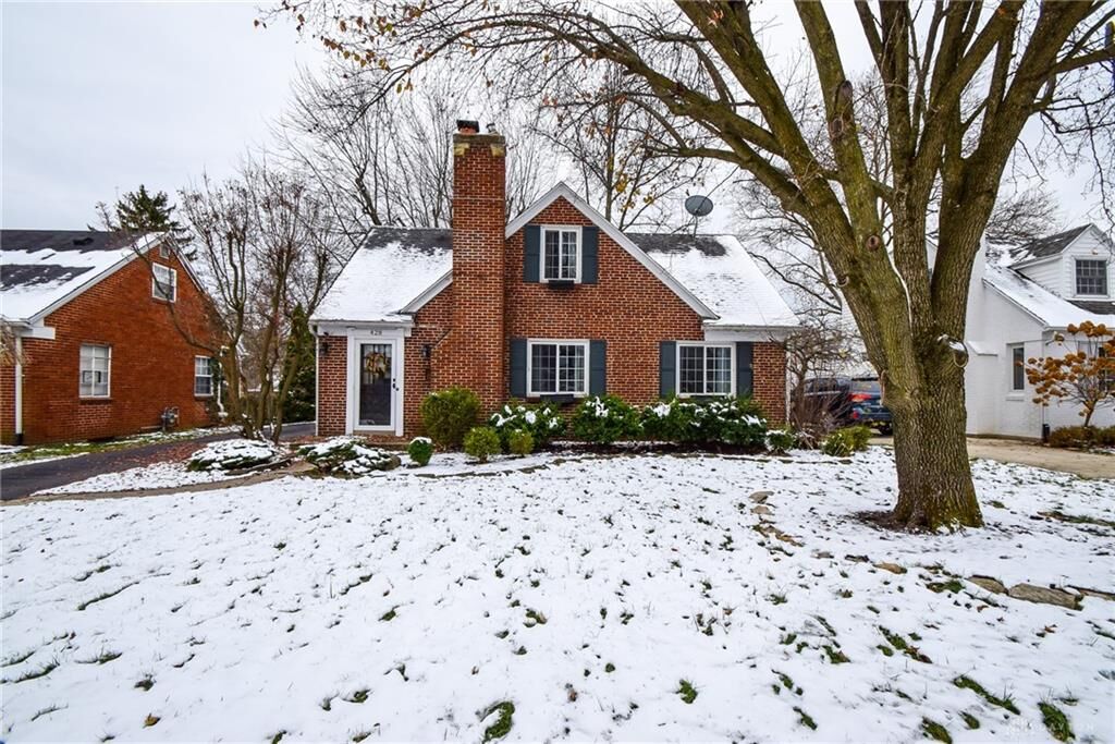 Property Photo: 428 Aberdeen Avenue OH 45419