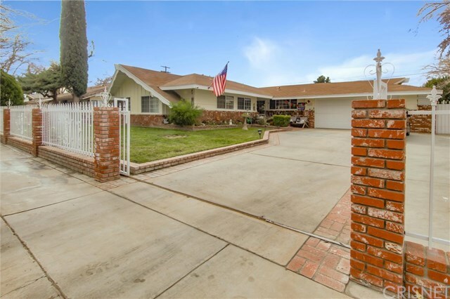 Property Photo:  44269 Calston Avenue  CA 93535 