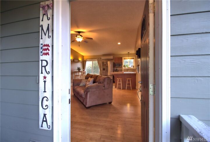 Property Photo: 853 E Island Lake Dr WA 98584