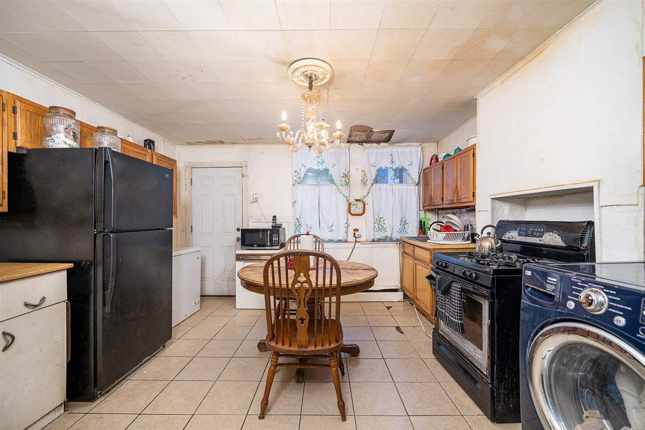 Property Photo:  25 Crescent Ave  NJ 07304 