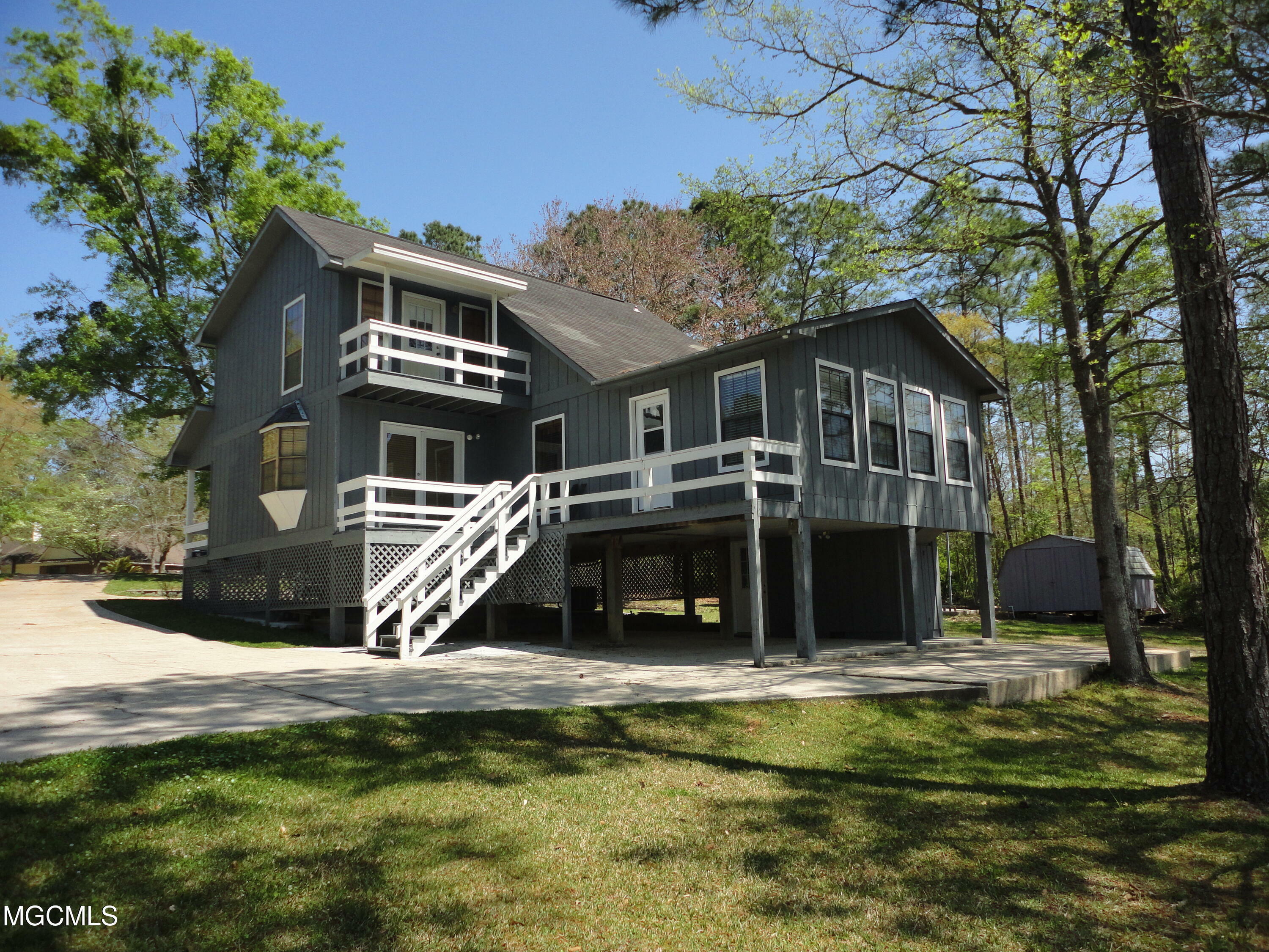 Property Photo:  2404 Bahama Drive  MS 39553 