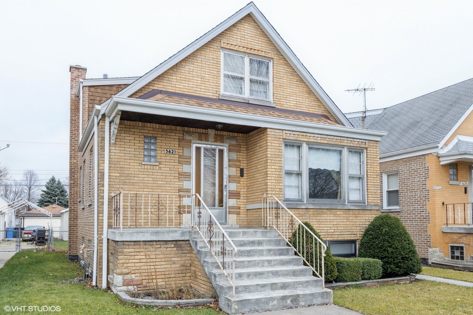 Property Photo:  5621 S Tripp Avenue  IL 60629 