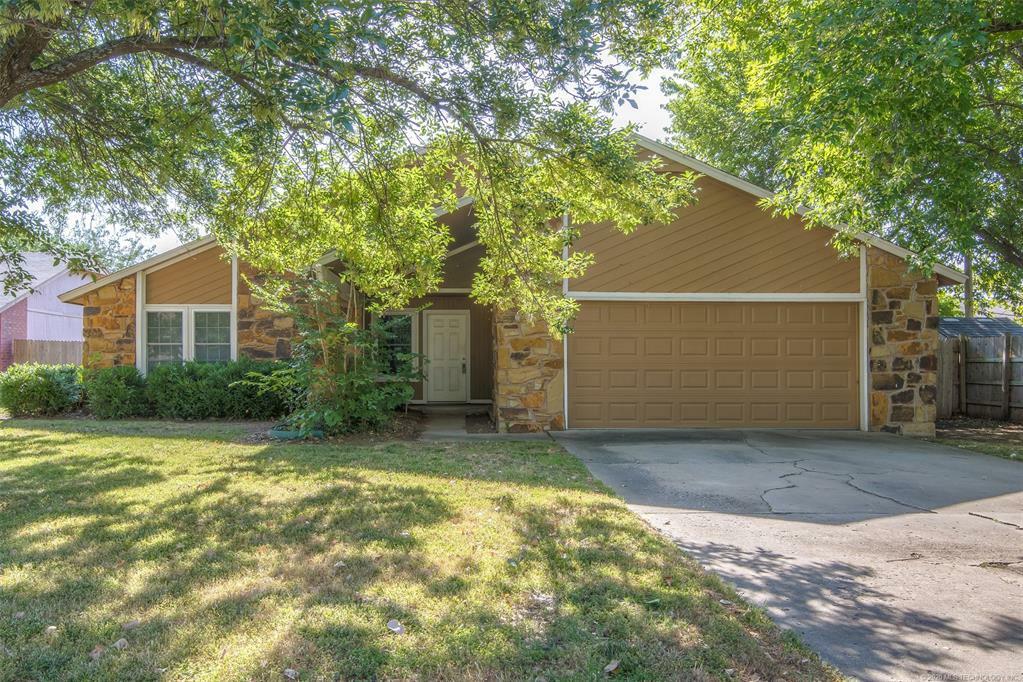 Property Photo:  1405 N 26th Street  OK 74014 