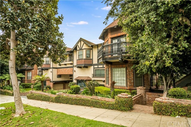 Property Photo: 227 S Irena Avenue 10 CA 90277