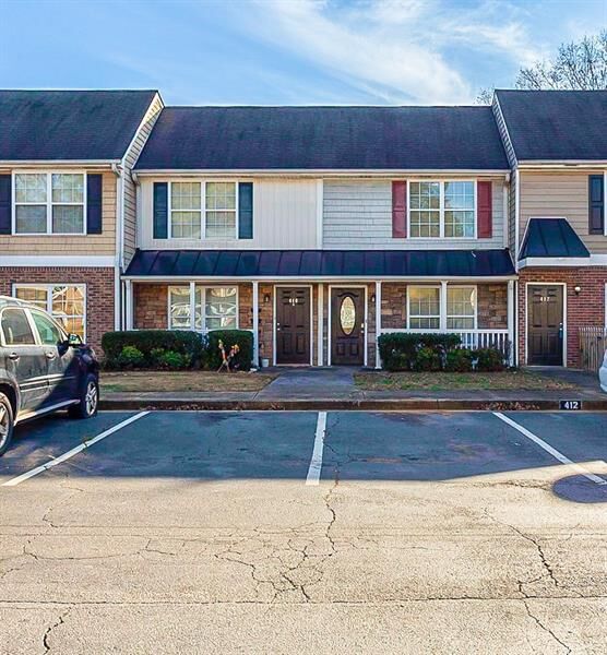 Property Photo: 411 W I Parkway GA 30132