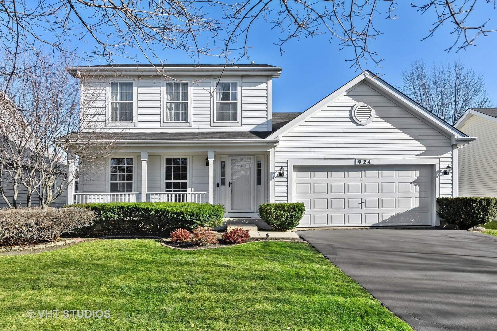 Property Photo: 924 Matthew Court IL 60540