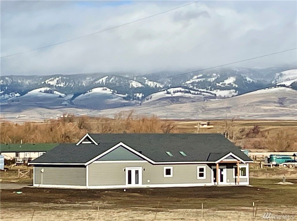 Property Photo:  7654 Hwy 97  WA 98926 