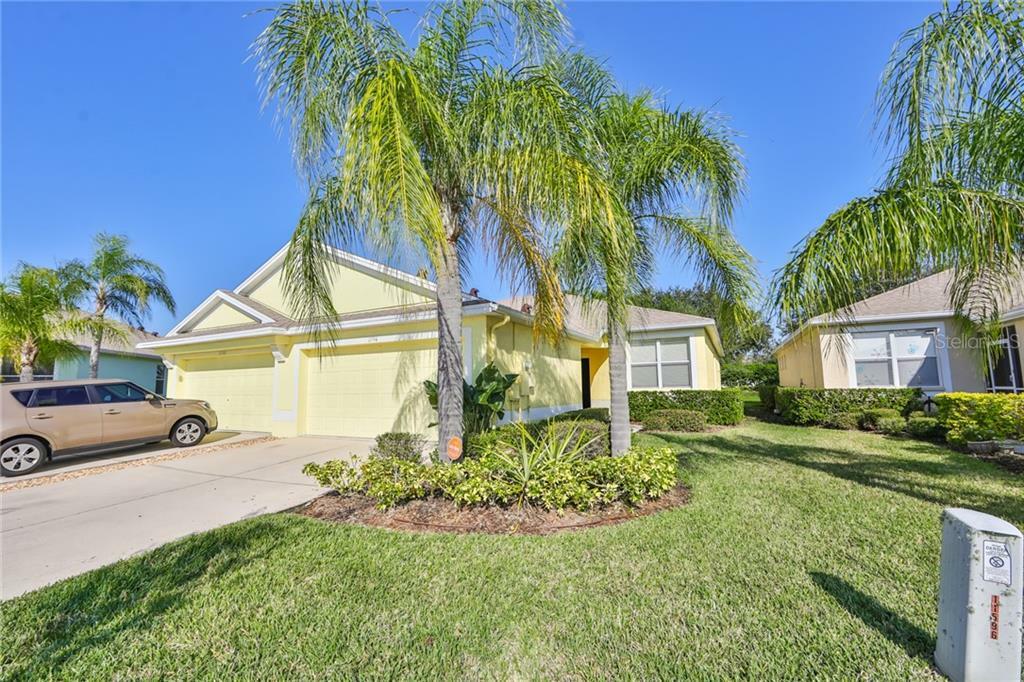 Property Photo:  11594 Captiva Kay Drive  FL 33569 