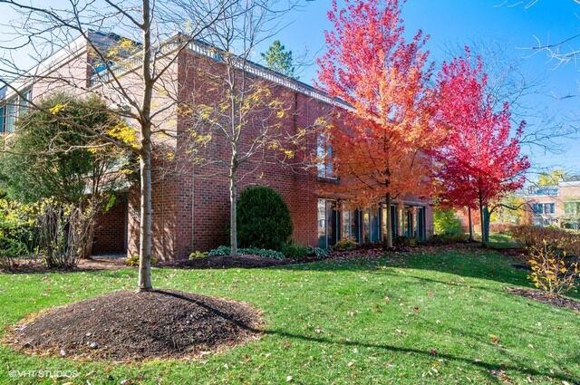 Property Photo:  2070 Arbor Lane  IL 60093 