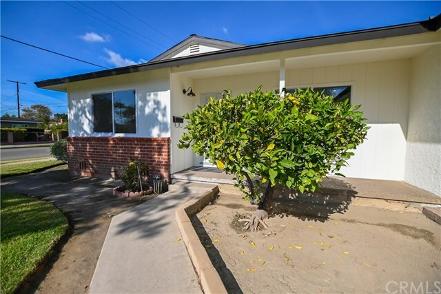 Property Photo:  1503 E Willow Street  CA 92805 