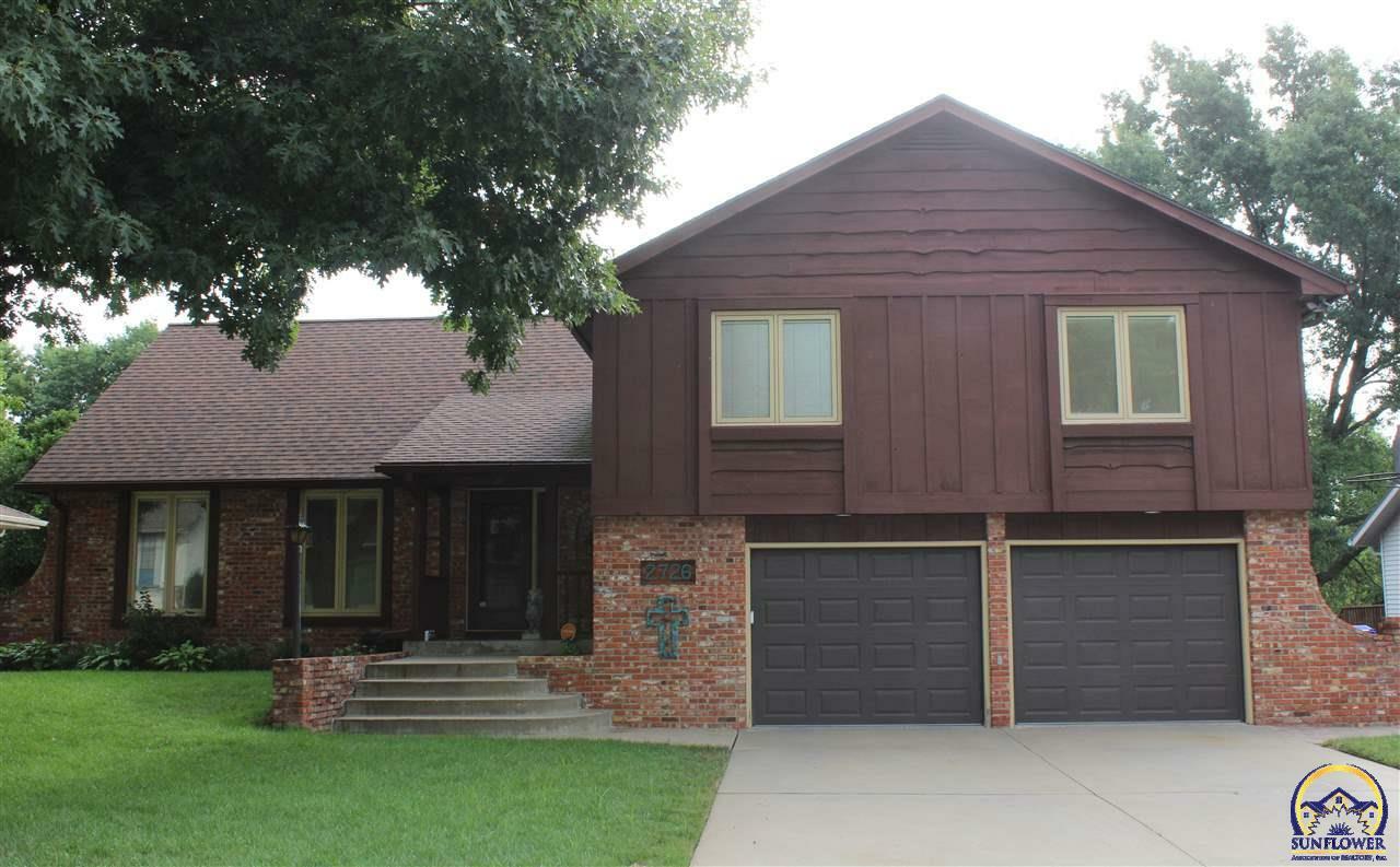 Property Photo:  2726 SW Ashworth Pl  KS 66614 