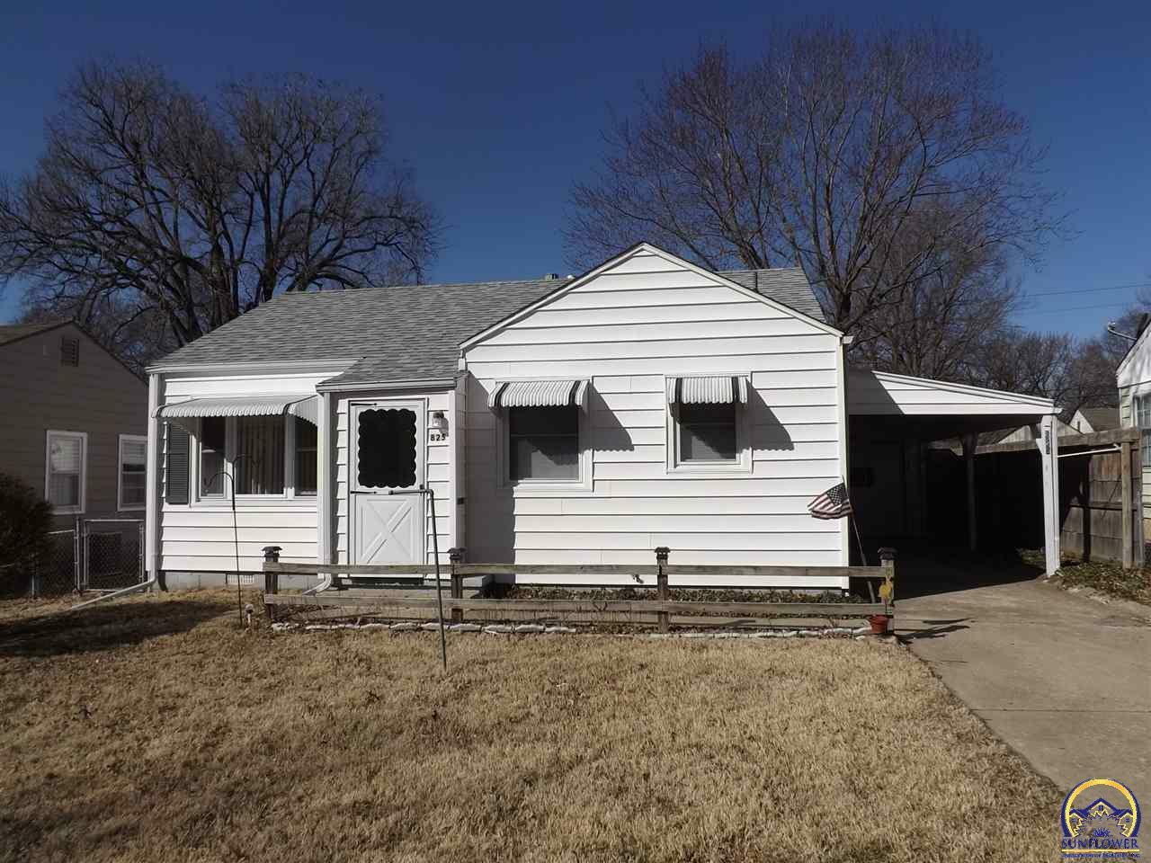 Property Photo:  825 SW Parkview St  KS 66606 