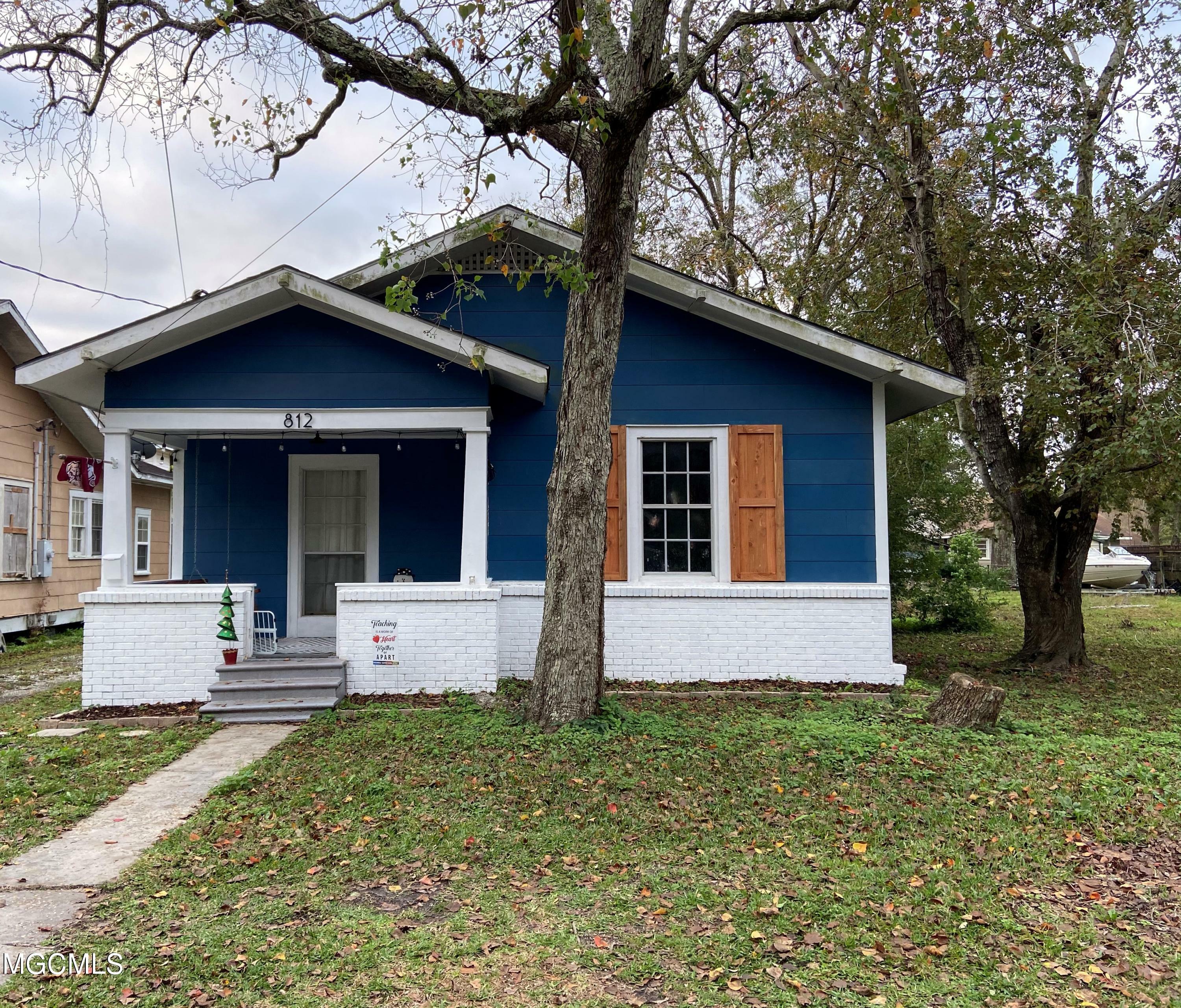 Property Photo:  812 Lafayette Avenue  MS 39567 