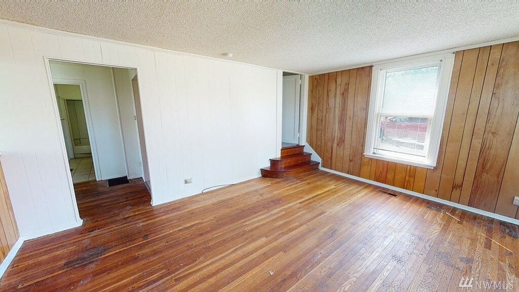 Property Photo:  57 S Clinton St  WA 99362 