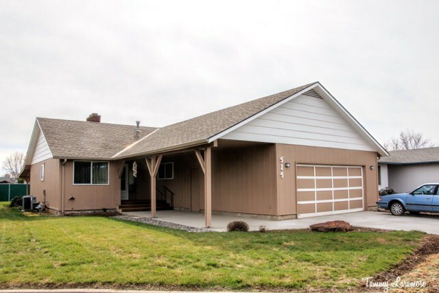 Property Photo:  515 Stone Creek Place  WA 99362 