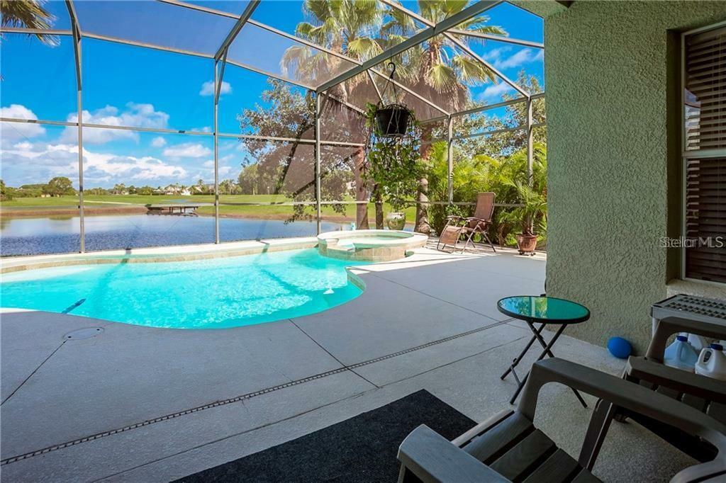 Property Photo: 1662 Anna Catherine Drive FL 32828