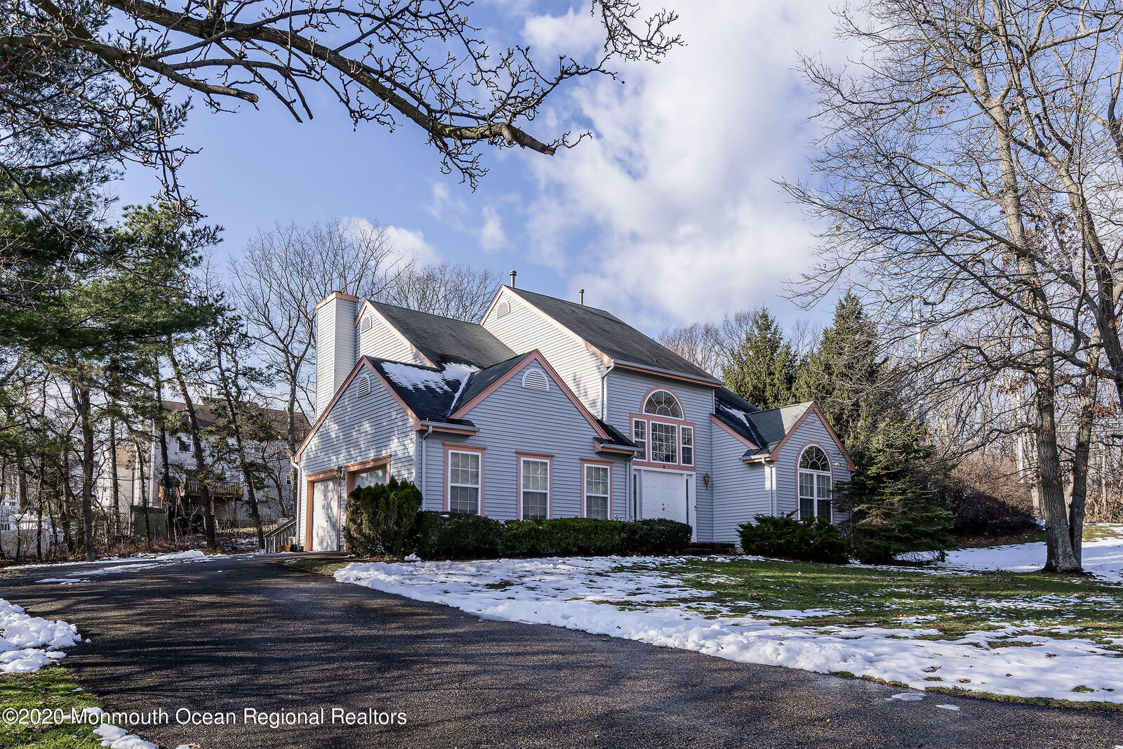 Property Photo:  2 Thousand Oaks Terrace  NJ 07731 