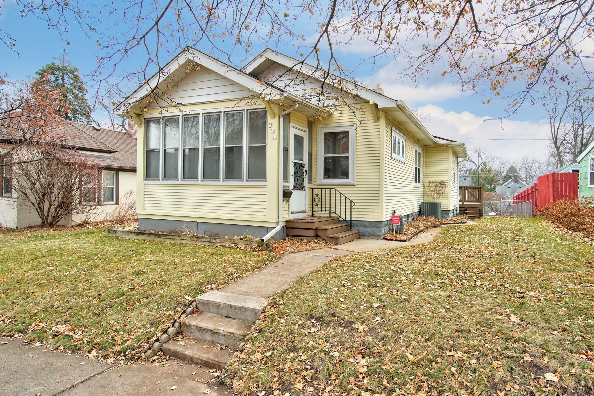 Property Photo: 724 Ottawa Avenue MN 55107